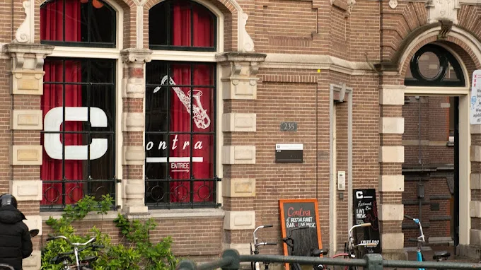 Contra, Amsterdam